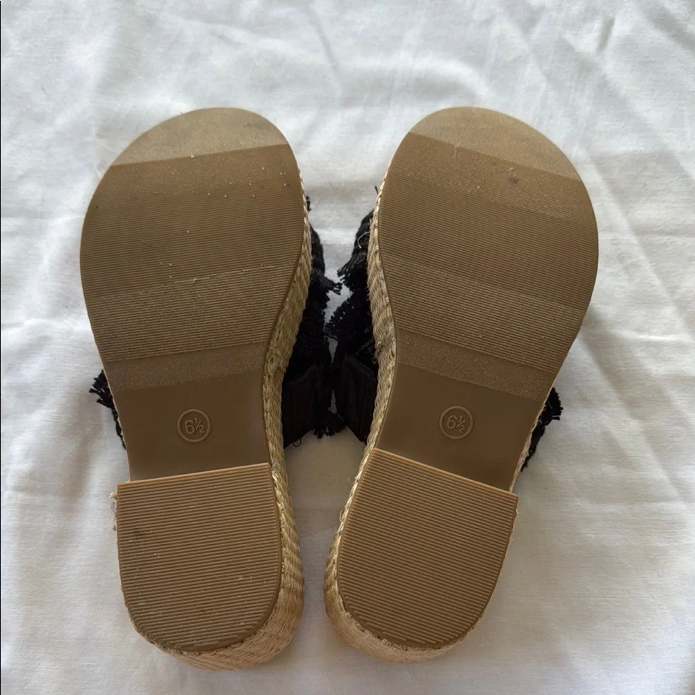 Universal Threads Women's Black Fringe Sandals